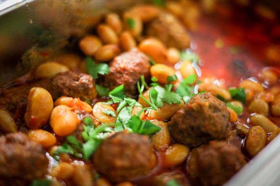 Тефтели из индейки с рисом в томатном соусе — фото блюда
