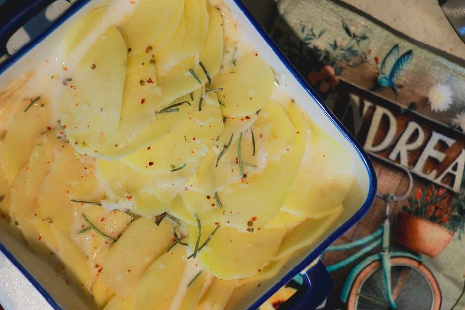 Картофельная запеканка с капустой и фаршем — фото блюда